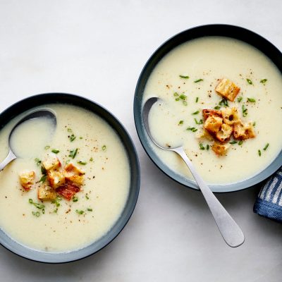 Supë krem me lulelakër dhe pana