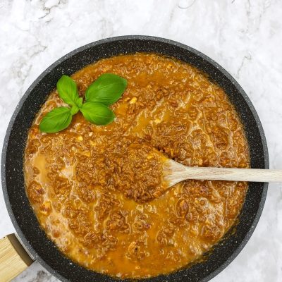 Ragu bolonjeze (kimë me mish të grirë) Ragu bolonjeze (kimë me mish të grirë)