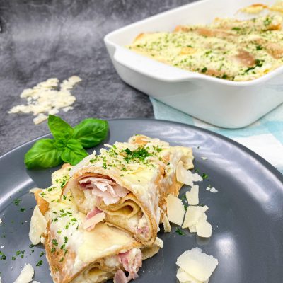 Krepa në furrë me rikota dhe proshutë Krepa në furrë me rikota dhe proshutë