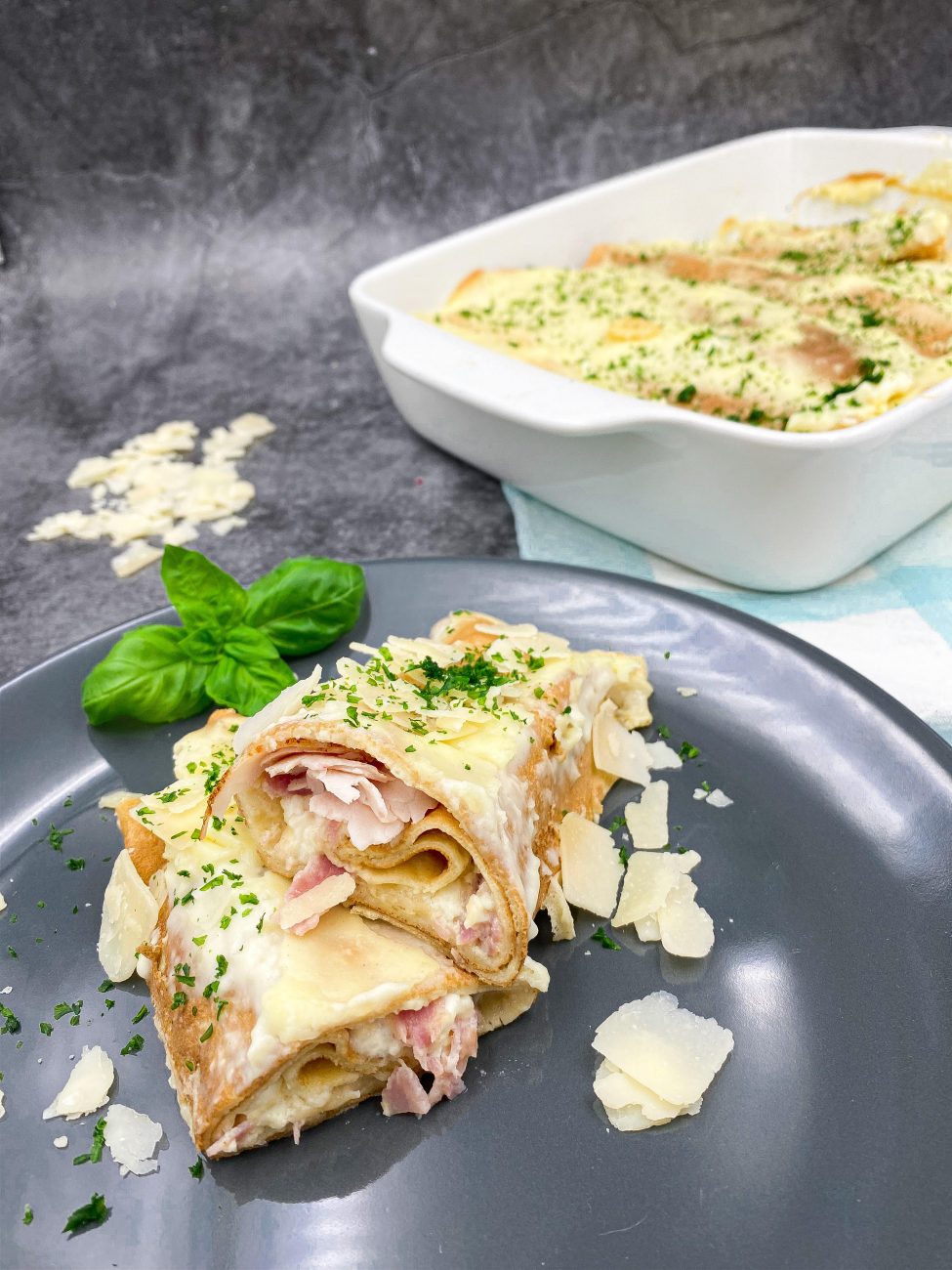 Krepa në furrë me rikota dhe proshutë