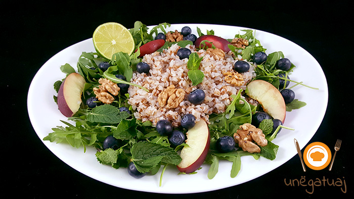 Sallatë verore me grurë hikërror