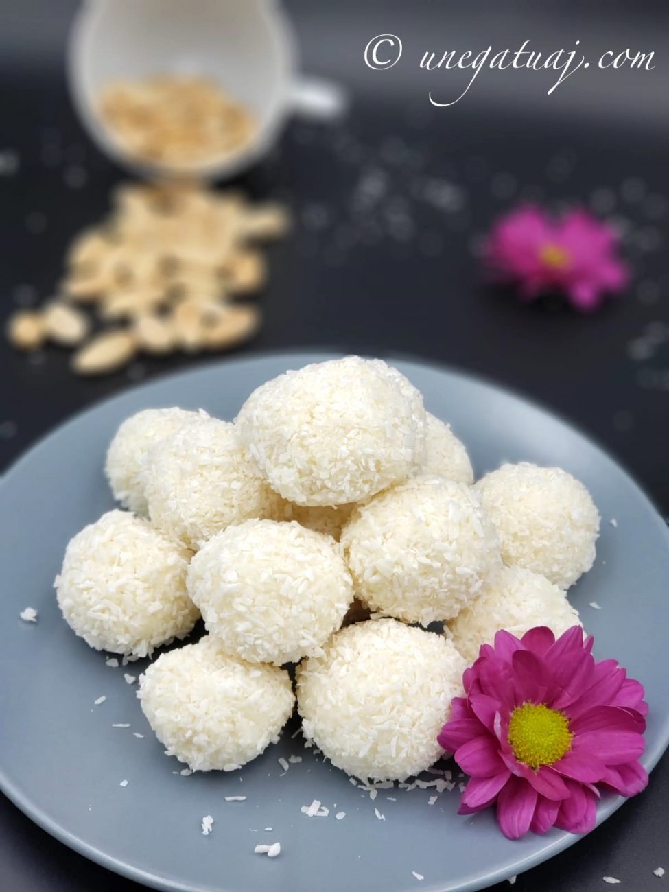 Toptha kokosi (Raffaello të bëra në shtëpi)